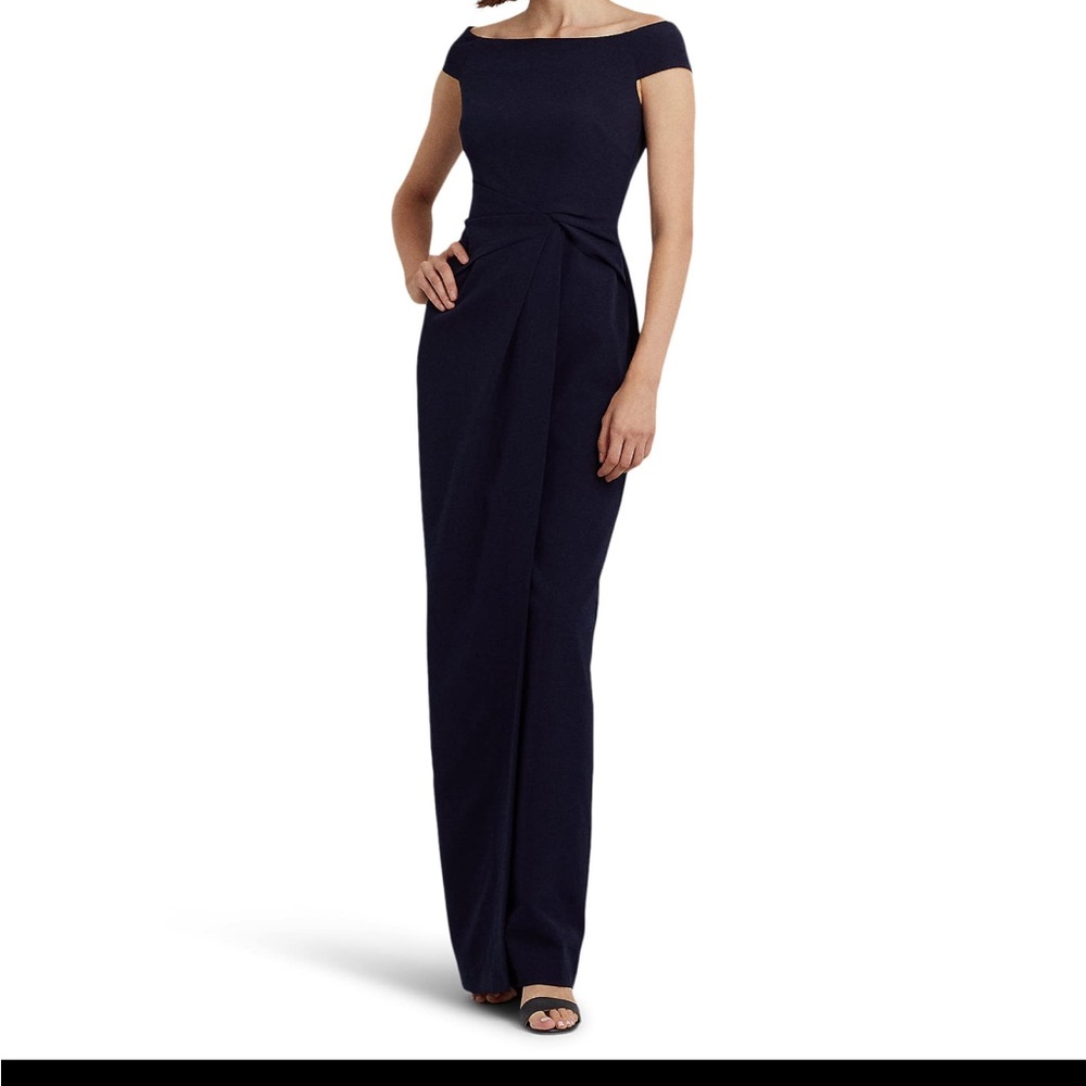 LAUREN RALPH LAUREN
Crepe Off-the-Shoulder Gown